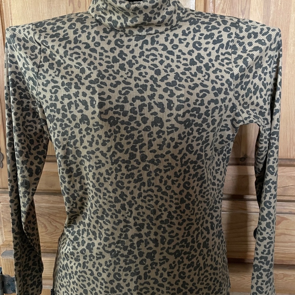Women's Leopard Print Turtleneck Medium Stretch Long Sleeve Style & Co. NWT